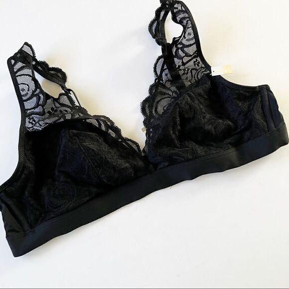 Victoria’s Secret PINK lace plunge bralette - Picture 1 of 5